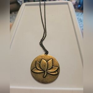 Vintage J. CREW Gold Lotus Pendant Necklace